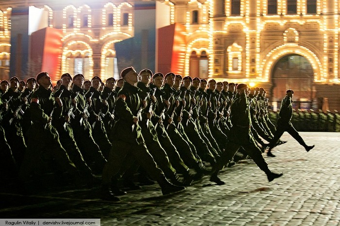 Luyện tập, chuẩn bị cho diễu binh đại lễ 9/5 tại Nga